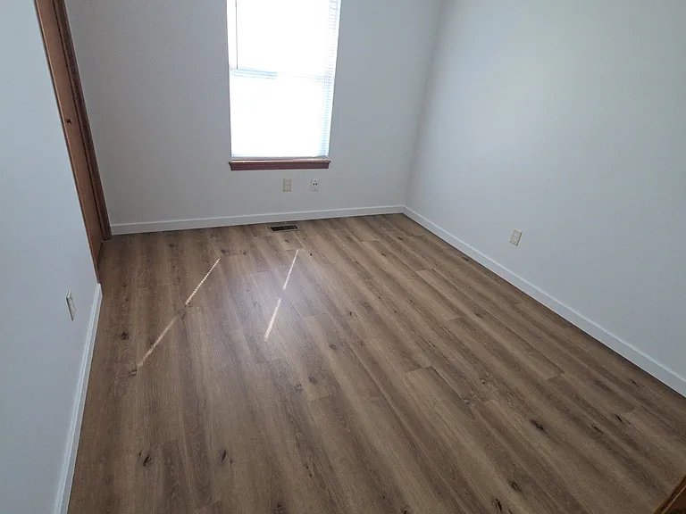 609 S Longbranch Dr — Photo 19