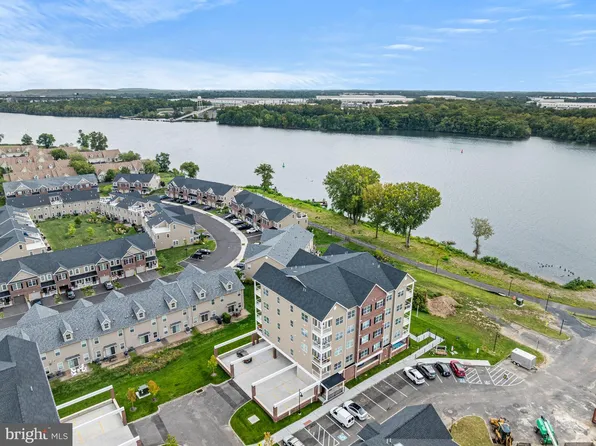 16442 River View Dr, Bristol, PA 19007