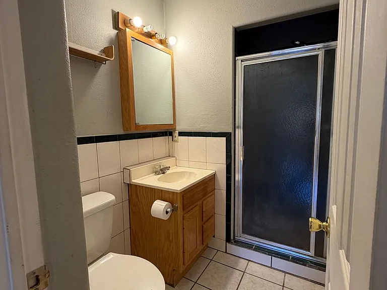 726 W Manhattan Ave #B — Photo 9