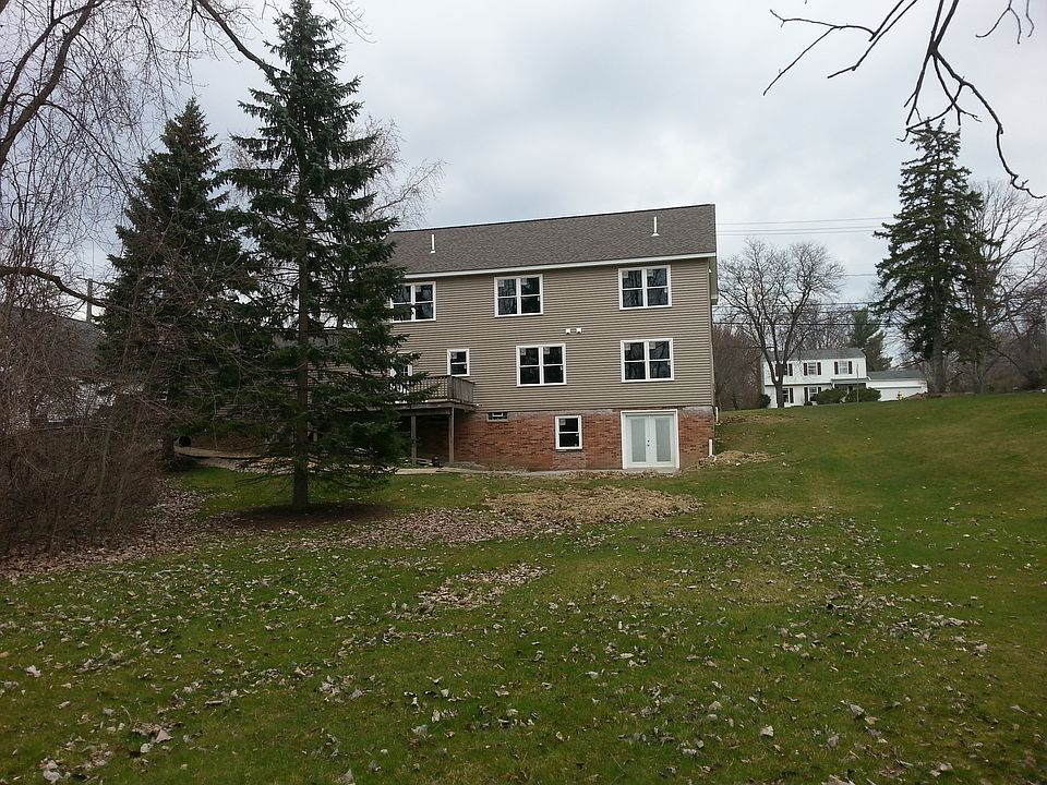 2nd image of 32560 Arthur Rd