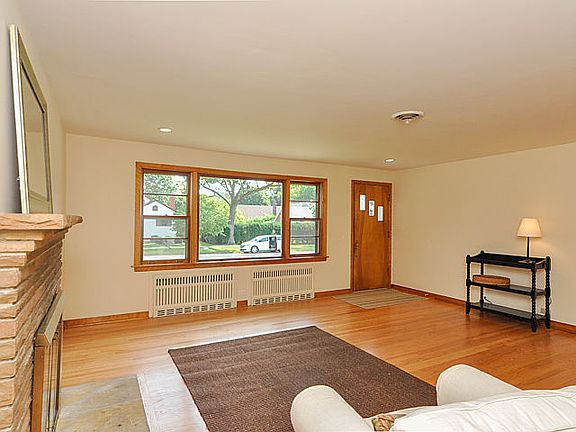 5th image of 2676 Logan St