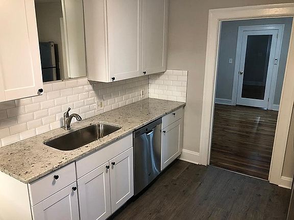 2nd image of 1018 Rosehill Ave
