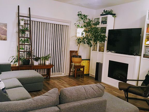 4th image of 19572 Fraser Way #14