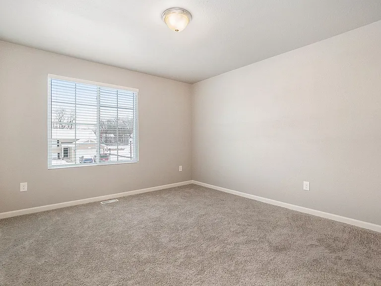 1335 Sturgeon Point — Photo 39