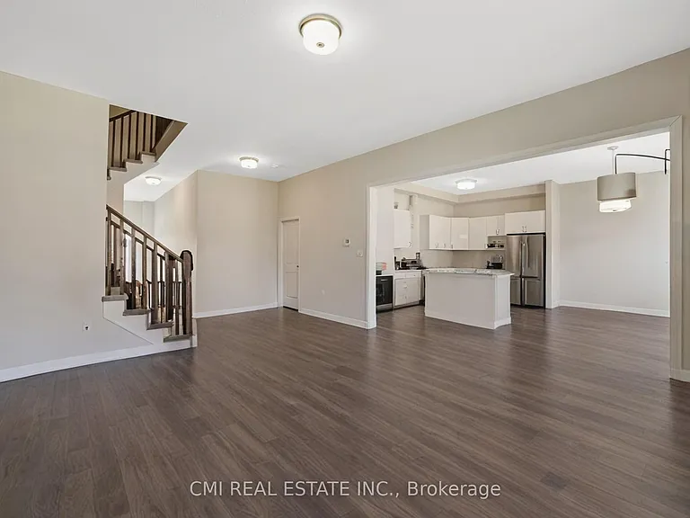 3742 Sunbank Cres — Photo 11