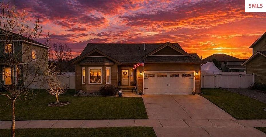 1st image of 4572 W Long Meadow Dr