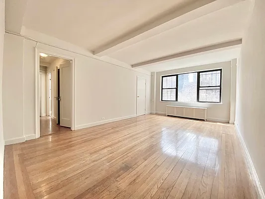 Rented by Bond New York | media 3