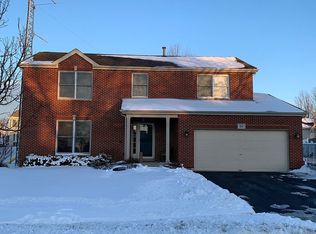 611 Fairfield Ln, Algonquin, IL