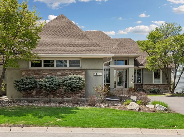 1405 Skyline Dr, Golden Valley, MN 55422