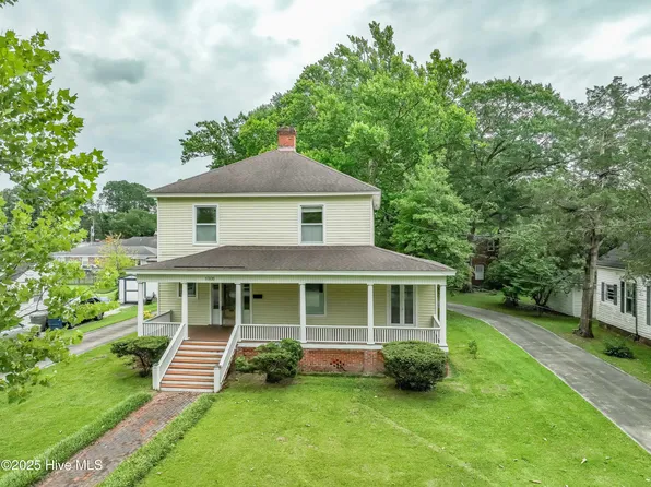 1305 N Market Street, Washington, NC 27889