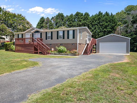 2nd image of 324 Groce Meadow Rd