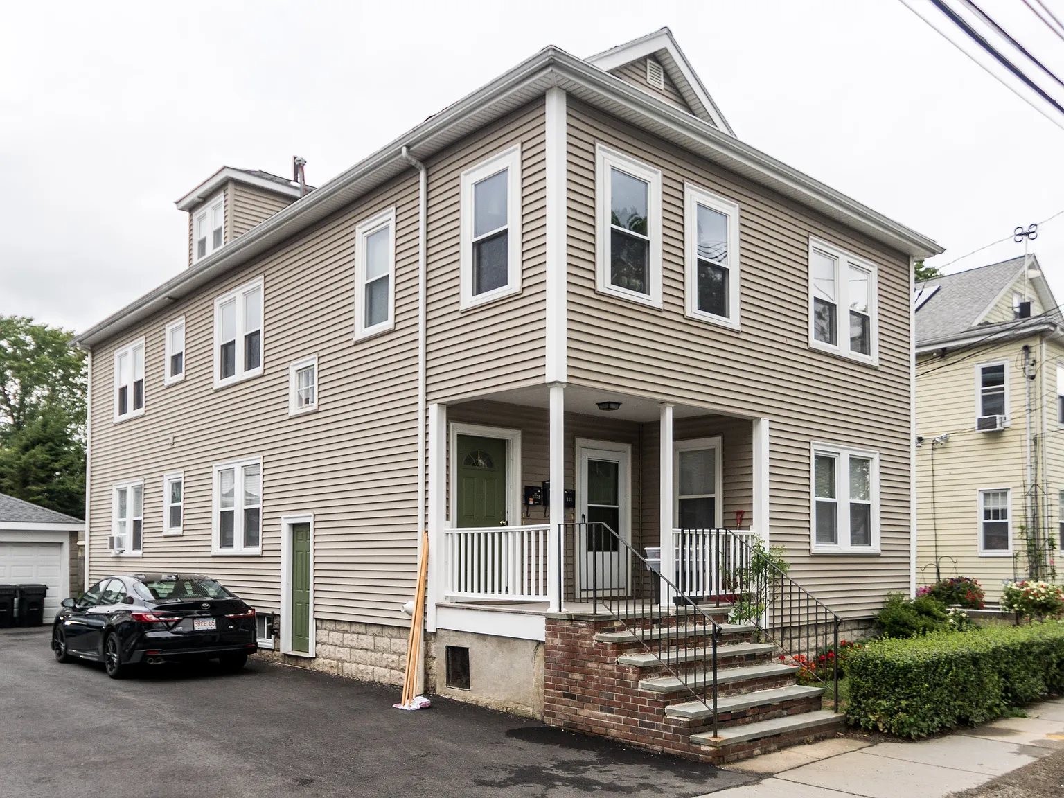 2 bed, 1050 sqft, $2,900 — Photo 2