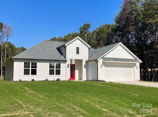 6408 Lake Rd, Charlotte, NC 28227