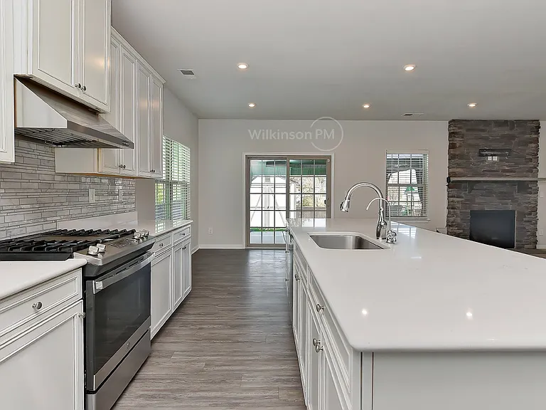 1868 Scarbrough Cir — Photo 14