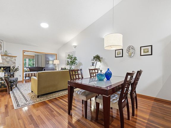 5th image of 809 White Oak Ct