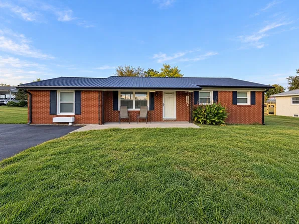 1965 Stevens Dr, Westmoreland, TN 37186