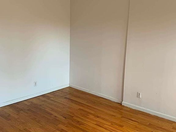 3rd image of 1037 Bergen St #3E