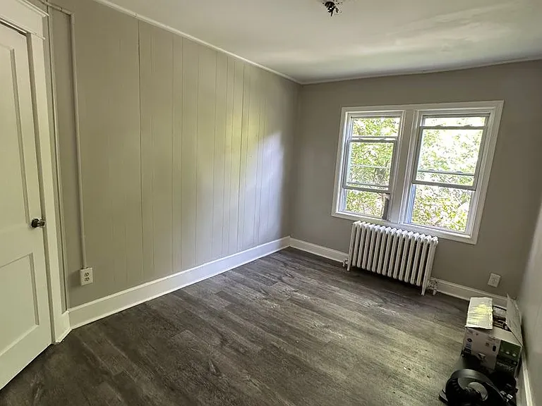 2527 Edgemont Ave — Photo 30