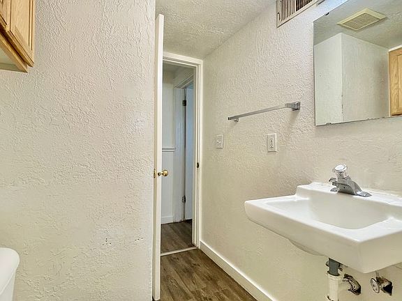 5th image of 2035 Van Buren Ave #Eb-1082