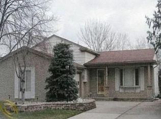 39332 Hyland Dr, Sterling Heights, MI