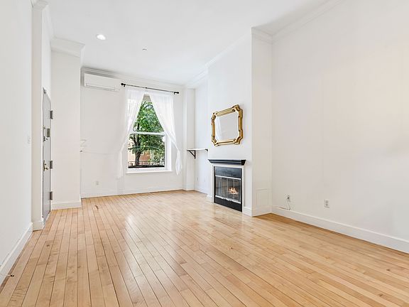 3rd image of 132 W 123rd St APT 2