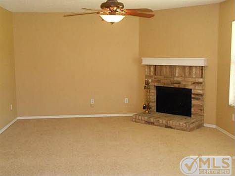3rd image of 525 Brasenose St