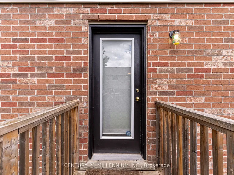 217 King St S #UPPER — Photo 17