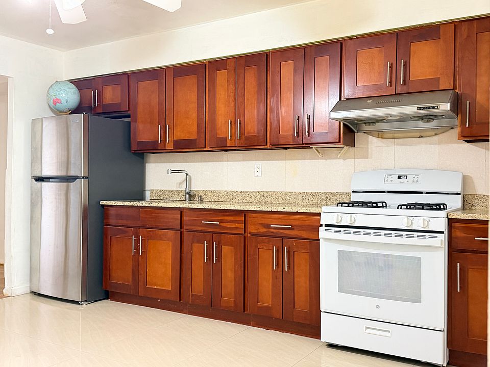 1st image of 10819 47th Ave #1