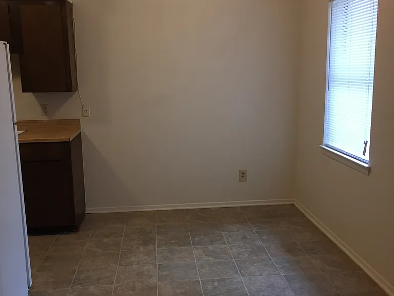 305 S Industrial St #2 — Photo 6