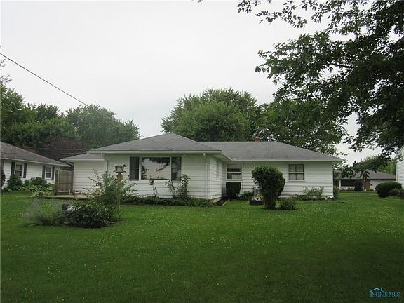 3rd image of 1671 Oak Dr