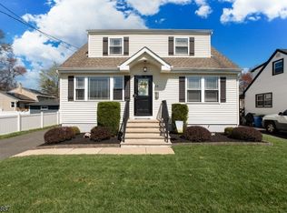 22 Andrew St, Green Brook, NJ
