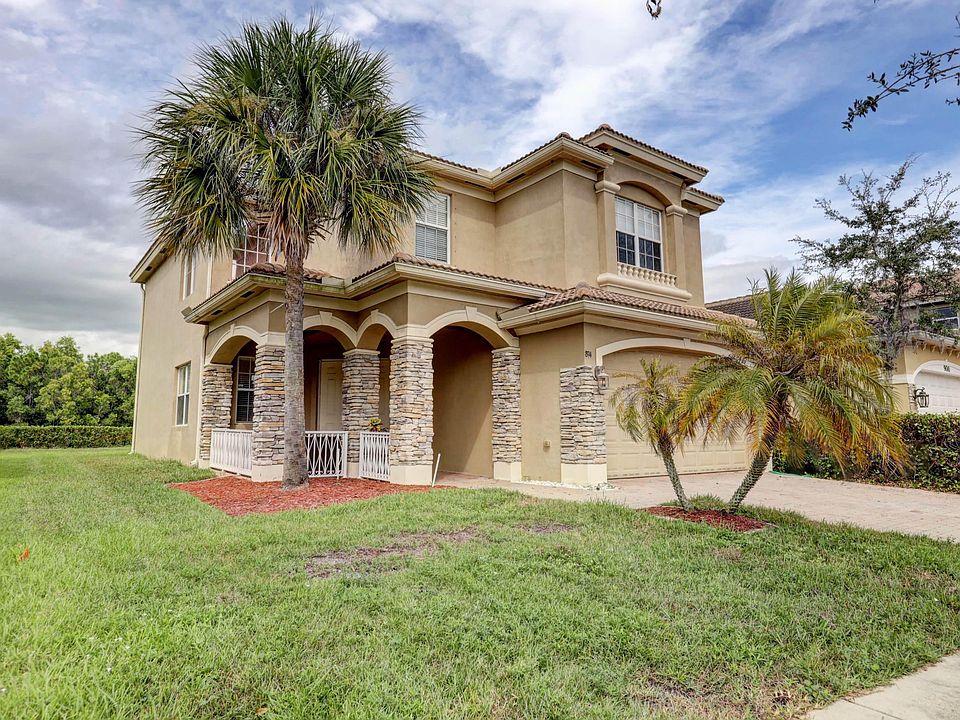 1st image of 894 NW Leonardo Cir