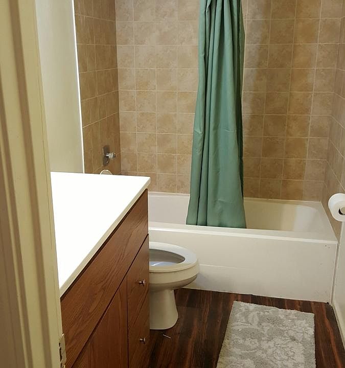 2nd image of 613 Monroe St APT 4