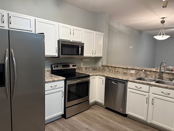 3rd image of 7833 Playpen Ct