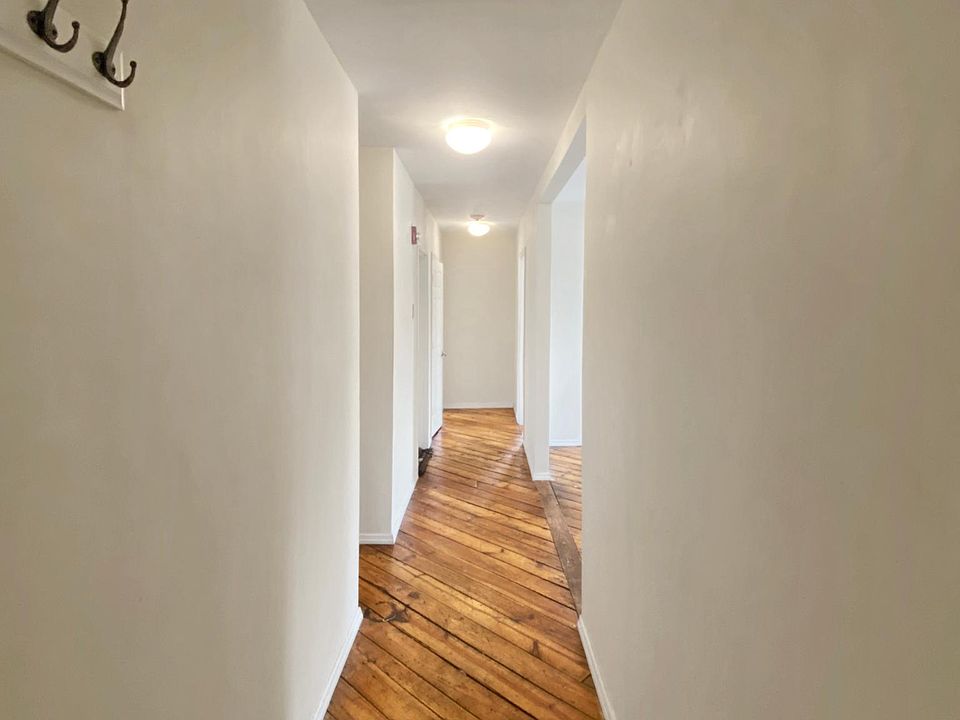 1st image of 1012 W Jericho Tpke