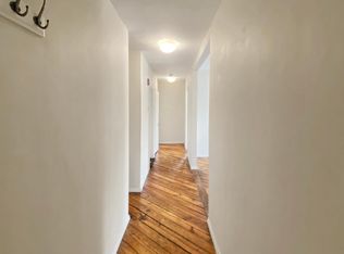 1012 W Jericho Tpke, Smithtown, NY 11787