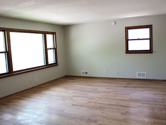 2nd image of 747 Tuscarora Ave