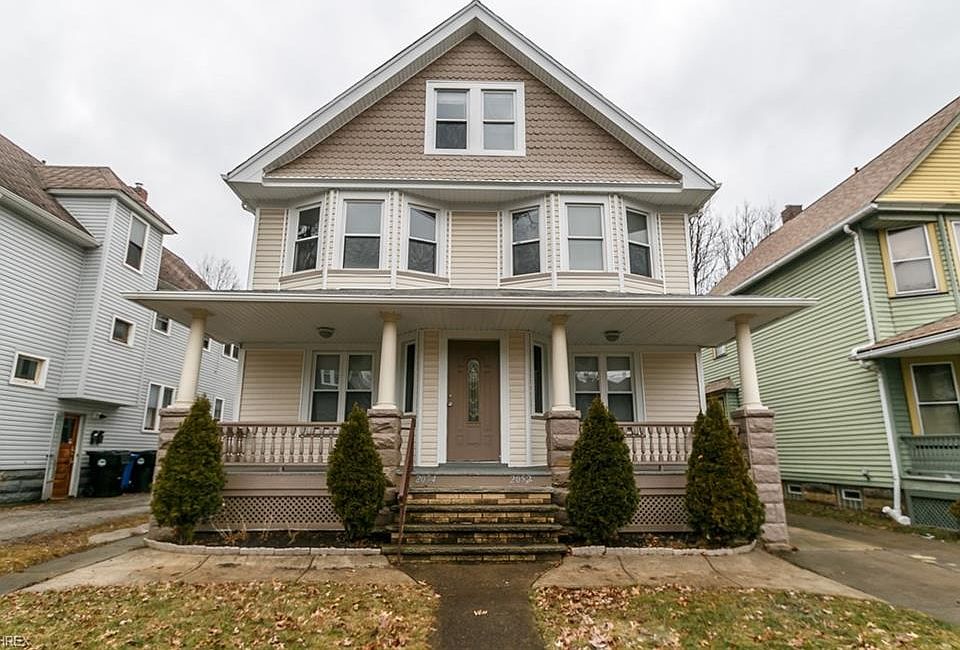 1st image of 2052 W 101st St