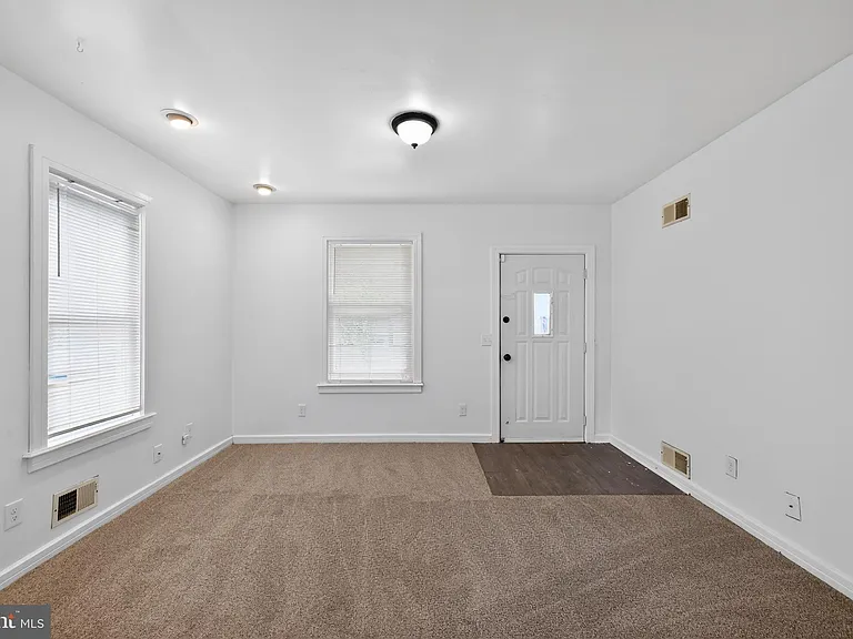 365 N Prune St — Photo 12