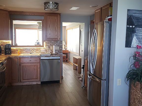 4th image of 2418 N East Dr