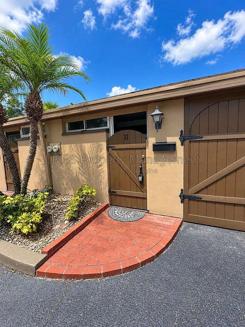 2 bed, 1.5 bath, 1200 sqft, $2,125 — Photo 3