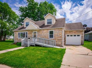506 SW 3rd St, Aledo, IL 61231