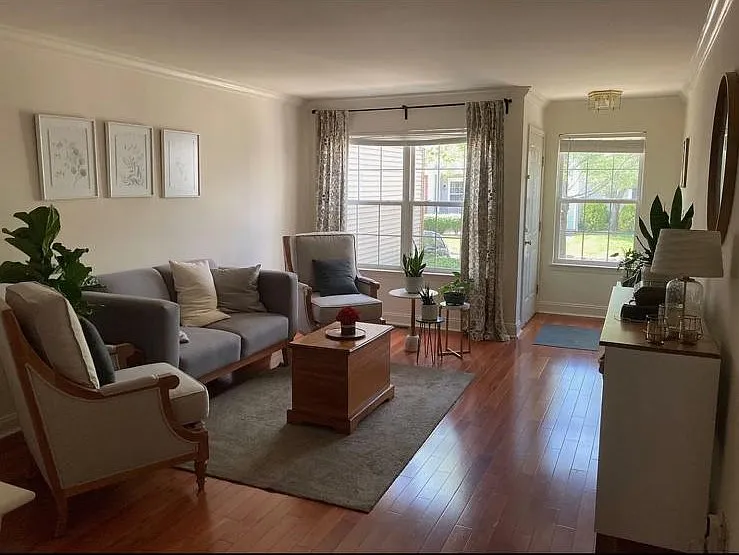 353 Cynthia Ln — Photo 3