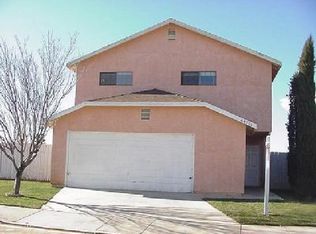44111 Parkview Ln, Lancaster, CA 93535