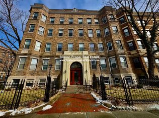 211 Park Dr #B4, Boston, MA 02215