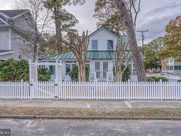 3rd image of 601 King Charles Ave