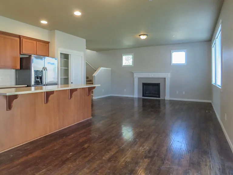 709 E Garfield St — Photo 9