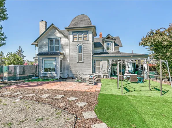 1984 Brookhurst St, Medford, OR 97504