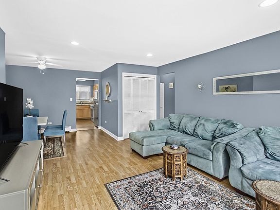3rd image of 5155 N East River Rd