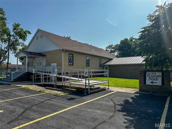 304 N 5th St, Ava, IL 62907